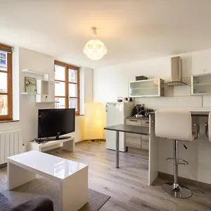 https://sleep-in-rodez-appartement-t2-vieux-rodez.midi-pyreneeshotels.com